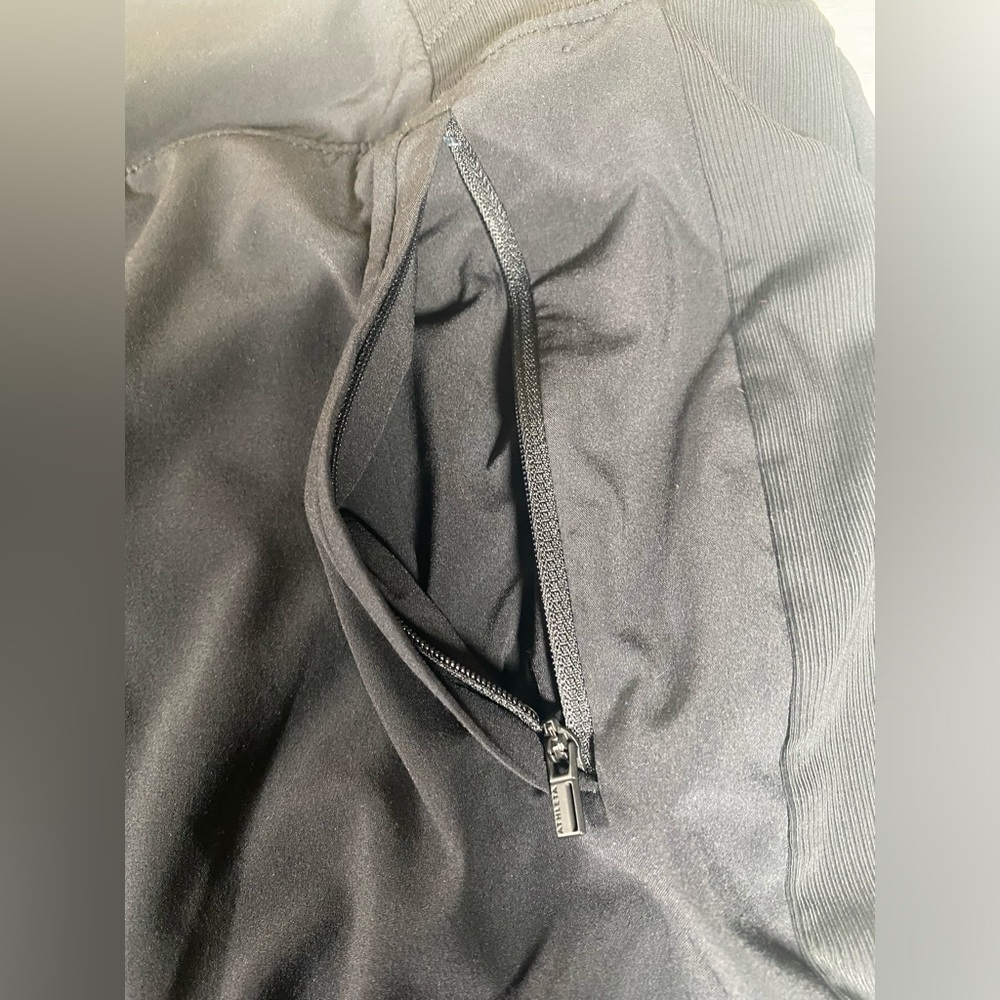 Athleta Black Skort Skirt Black Zip Pocket Size 16 - Picture 8 of 8